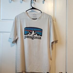 Patagonia White and Blue Graphic Tee